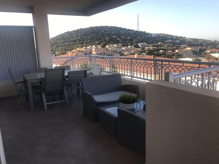 Appart Avec Terrasse Vue Sur Mer Exceptionnelle Л'Иль-Рус Экстерьер фото