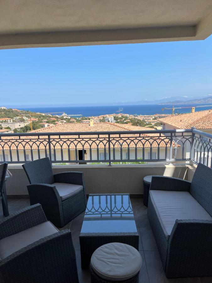Appart Avec Terrasse Vue Sur Mer Exceptionnelle Л'Иль-Рус Экстерьер фото